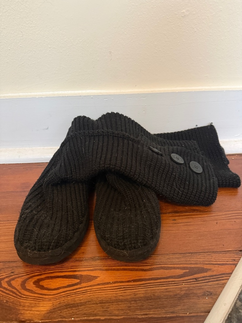 UGG Black Knit Button-Detail Boot Cuffs - Picture 3 of 4
